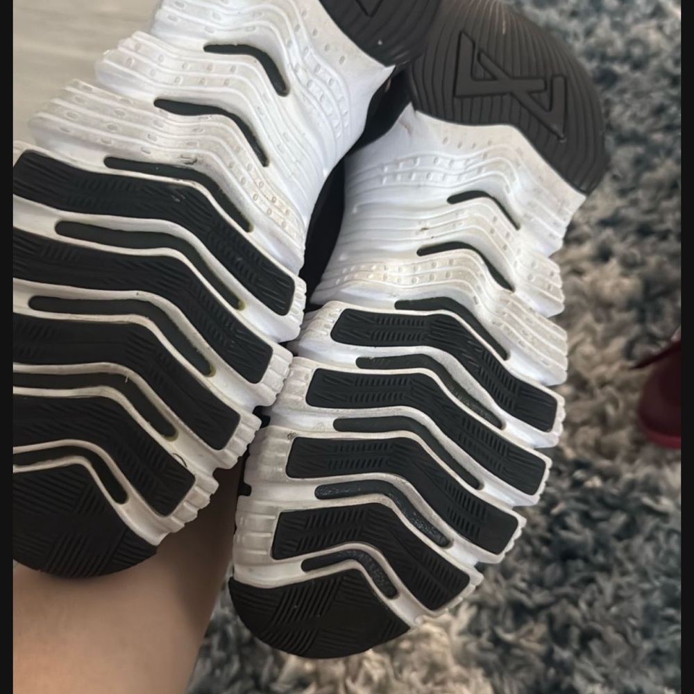 Women Nike Metcon sold separately - Picture 2 of 5